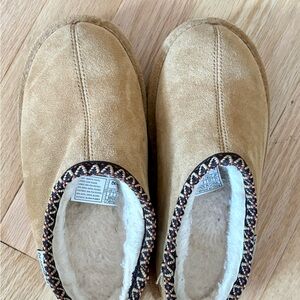 BearPaw Tan Suede Slippers with Patterned Trim